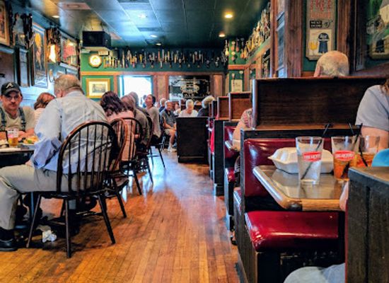 north-carolina/hickory/restaurant/olde-hickory-tap-room
