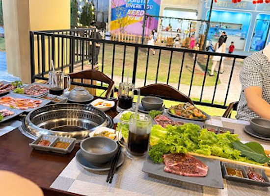 vietnam/vung-tau/back-beach/restaurant/petit-bbq-vung-tau-grill-food-beer