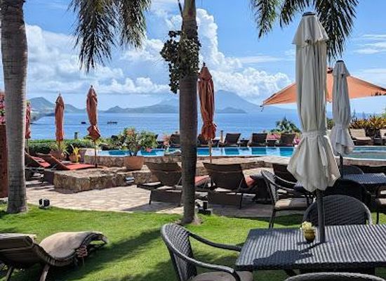saint-kitts-and-nevis/basseterre/restaurant/palms-court-gardens