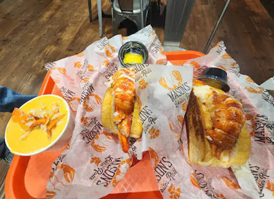 washington/puget-sound/restaurant/mason-s-famous-lobster-rolls