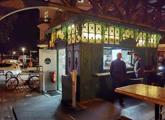 germany/berlin/kreuzberg/restaurant/burgermeister-schlesisches-tor