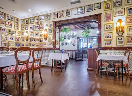spain/cadiz/old-town/restaurant/el-faro-de-cadiz