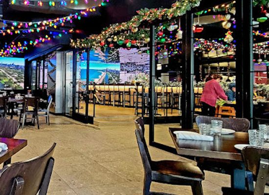 illinois/chicago/millennium-park/restaurant/napolita-pizzeria-wine-bar-at-millennium-hall