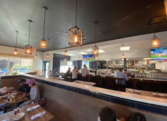 ohio/great-black-swamp/restaurant/salty-mary-s-oyster-bar-and-tavern
