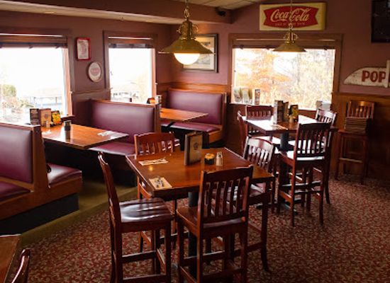 new-hampshire/lakes-region/restaurant/t-bones-great-american-eatery
