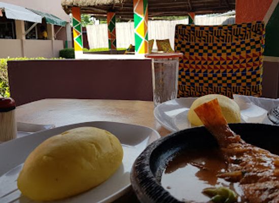 benin/cotonou/restaurant/maquis-le-kedjenou-specialites-ivoiriennes