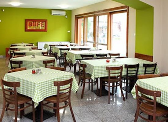 hungary/vac/restaurant/revoczi-onkiszolgalo-etterem