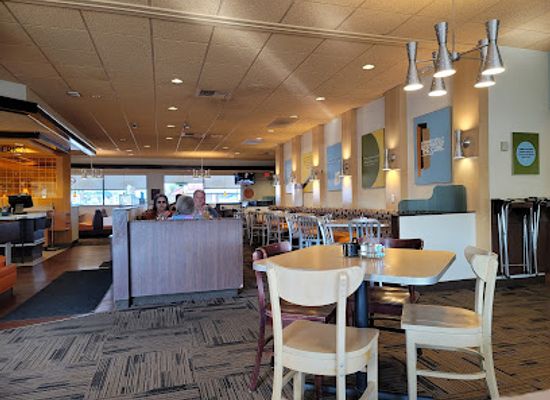 wyoming/cheyenne/restaurant/village-inn