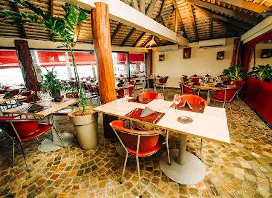 new-caledonia/baie-des-citrons/restaurant/marmite-et-tire-bouchon