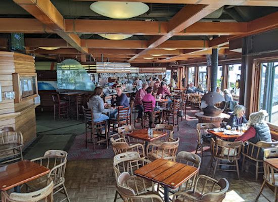 california/central-coast/restaurant/crow-s-nest-restaurant