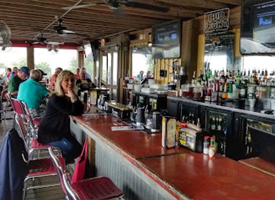 florida/amelia-island/restaurant/salty-pelican-bar-grill