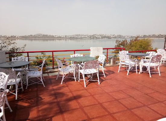 india/bhopal/restaurant/wind-and-waves-restaurant