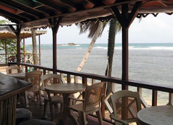 dominica/saint-andrew/restaurant/coral-reef-bar-restaurant