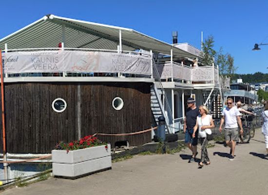 finland/paijat-hame/restaurant/boat-restaurant-kaunis-veera
