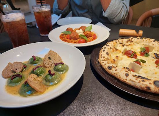 pakistan/lahore/gulberg/restaurant/fuoco