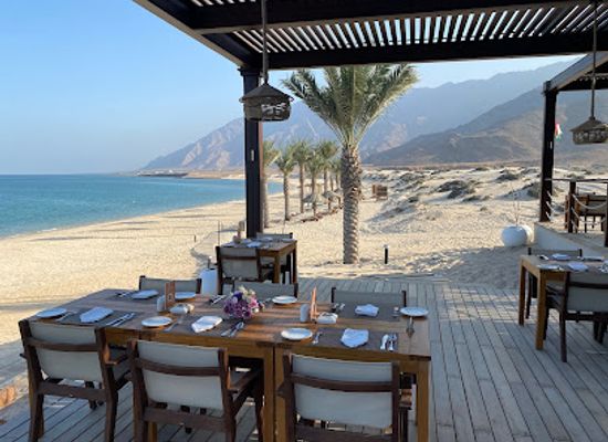 oman/rub-al-khali-desert/restaurant/dunes-beach-club