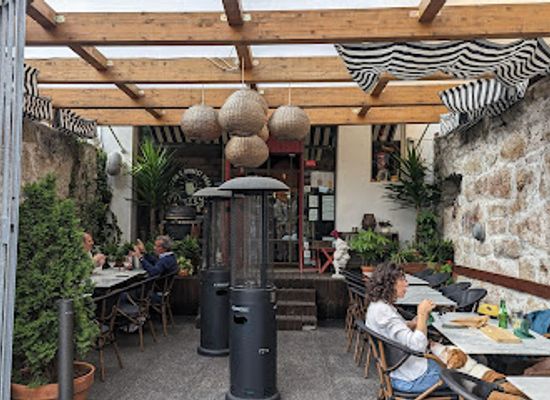 portugal/porto/boavista/restaurant/praca-boavista-slow-honest-food