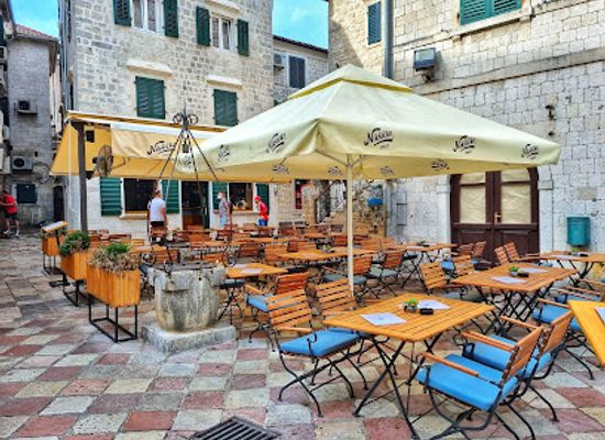 montenegro/bay-of-kotor/restaurant/la-piazzetta-kotor