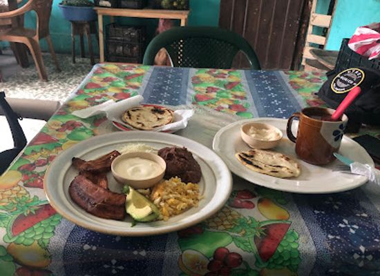 honduras/copan-ruinas/restaurant/comedor-y-pupuseria-damaris
