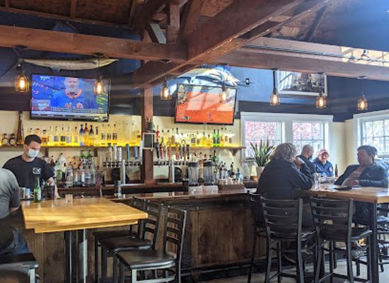 massachusetts/nantucket/restaurant/the-charlie-noble