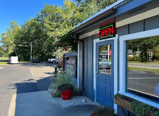 michigan/sleeping-bear-dunes-national-lakeshore/restaurant/oaky-s-tavern