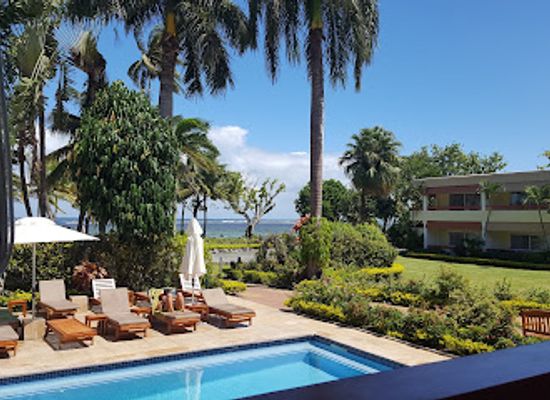 fiji/taveuni/restaurant/ocean-terrace-restaurant-at-bedarra-beach-inn