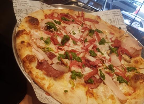 israel/nazareth/restaurant/pizza800
