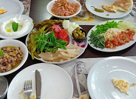 lebanon/akkar/restaurant/al-khal-lebanese-grill