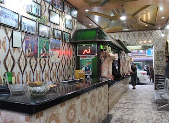 pakistan/peshawar/qissa-khwani-bazaar/restaurant/nisar-charsi-tikka