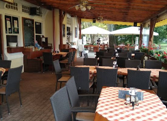 hungary/balaton-uplands/restaurant/csigahaz-etterem