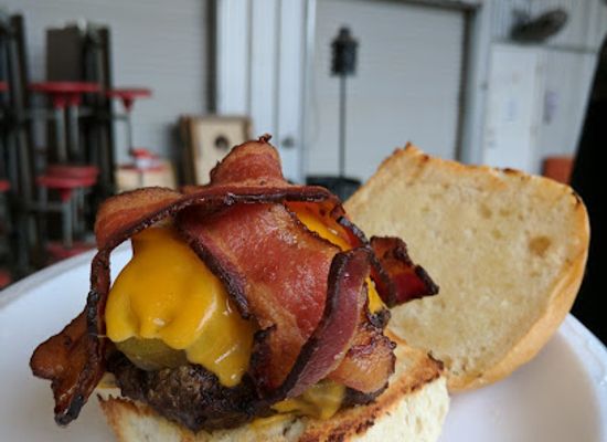 alabama/dothan/restaurant/fly-by-night-grill