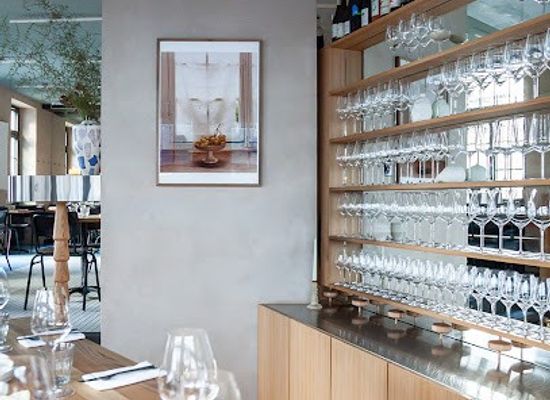 switzerland/zurich/restaurant/silex-restaurant-mit-wein-fokus