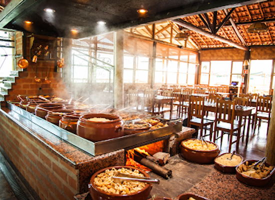brazil/serra-do-roncador/restaurant/restaurante-pedra-do-bau