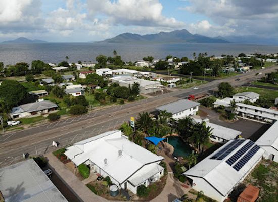 australia/hinchinbrook-island/restaurant/cardwell-the-beach-lyndock-motel-bottlemart