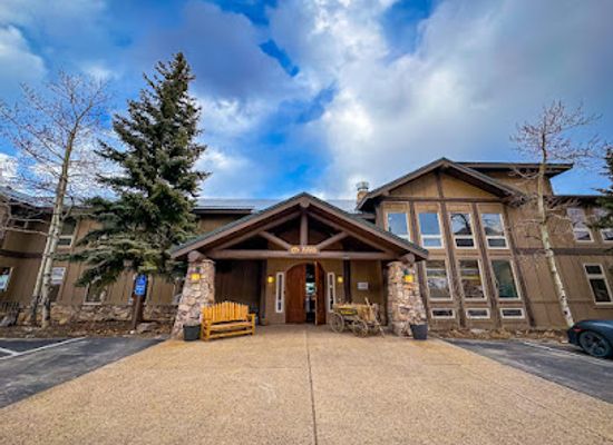 colorado/rocky-mountains/restaurant/taharaa-mountain-lodge