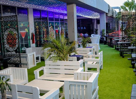 botswana/kweneng-district/restaurant/thuntsha