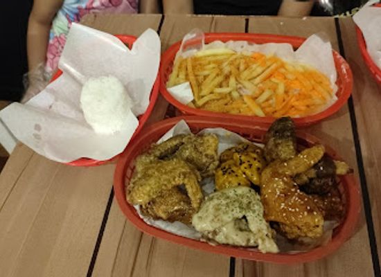 philippines/camiguin/restaurant/l-a-cafe