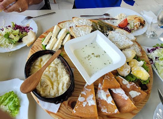 kosovo/junik-mountains/restaurant/trofta-e-junikut