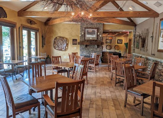 north-carolina/blue-ridge-mountains/restaurant/timberlake-s-restaurant-and-headwaters-pub
