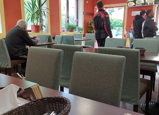 czechia/machovo-jezero/restaurant/huki-restaurant