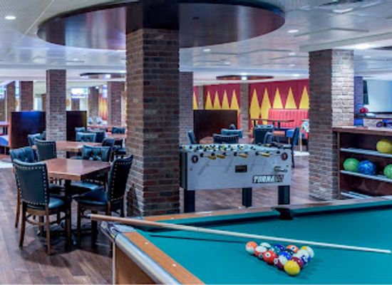idaho/sun-valley/restaurant/lodge-bowling-alley