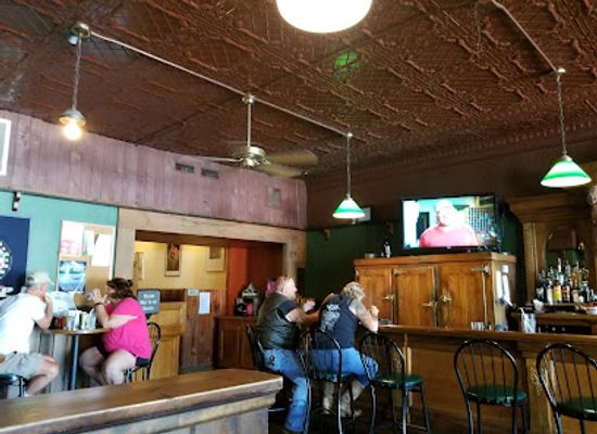 new-york/watkins-glen/restaurant/roosterfish-pub