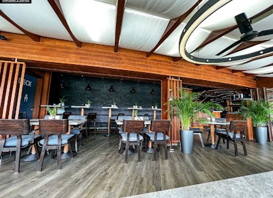 hungary/szombathely/restaurant/deck-bistro-bar
