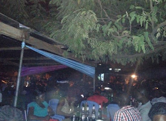 togo/keran-national-park/restaurant/bar-volcan