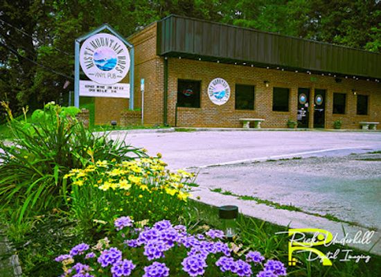 north-carolina/blue-ridge-mountains/restaurant/misty-mountain-hops-llc