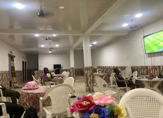 sierra-leone/pujehun/restaurant/kings-and-queens