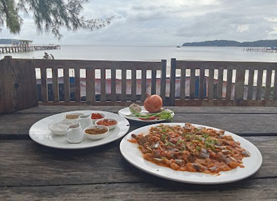 cambodia/koh-kong/restaurant/by-the-sea