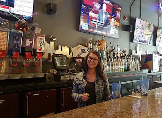 illinois/rockford/restaurant/district-bar-and-grill