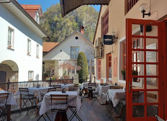 slovenia/kamnik/restaurant/pizzerija-napoli