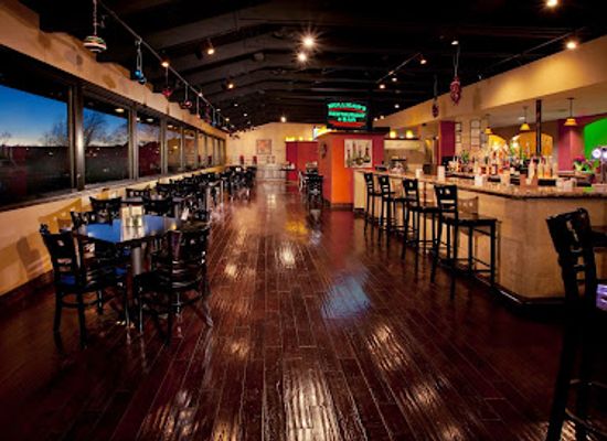 new-mexico/sangre-de-cristo-mountains/restaurant/mulligan-s-restaurant-bar